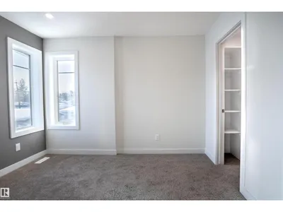 10446 142 ST NW photo 18