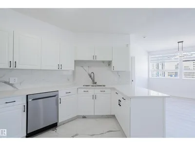 #703 9919 105 ST NW photo 16