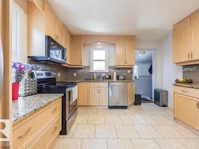 8736 76 AV NW photo 21