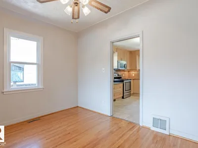 8736 76 AV NW photo 17