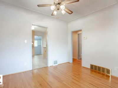 8736 76 AV NW photo 14