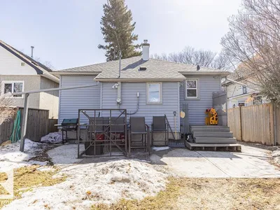 8736 76 AV NW photo 40