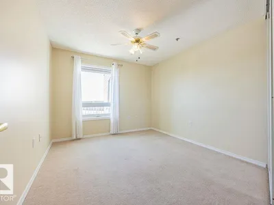#305 9926 100 AV photo 21