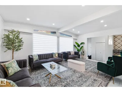8043 135 AV NW photo 7