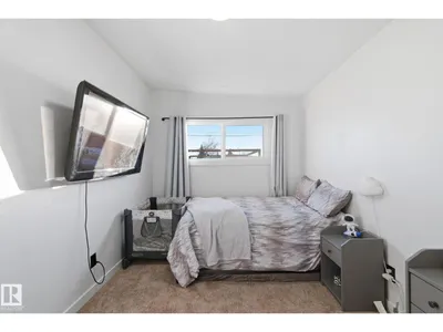 8043 135 AV NW photo 26