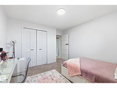 8043 135 AV NW photo 38