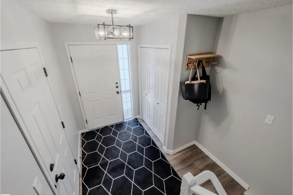 #18 64 BLACKBURN SW photo 3