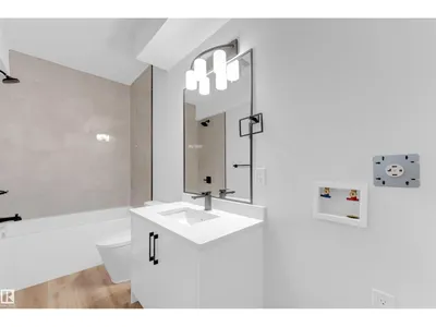 7934 77 AV NW photo 41