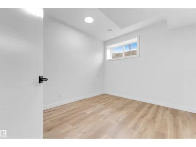 7934 77 AV NW photo 45
