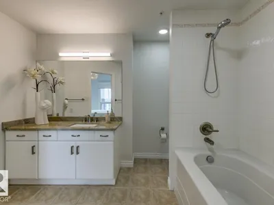 #606 10108 125 ST NW photo 35