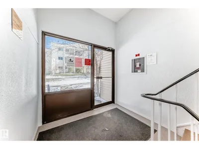 #202 328 Woodbridge WY photo 40