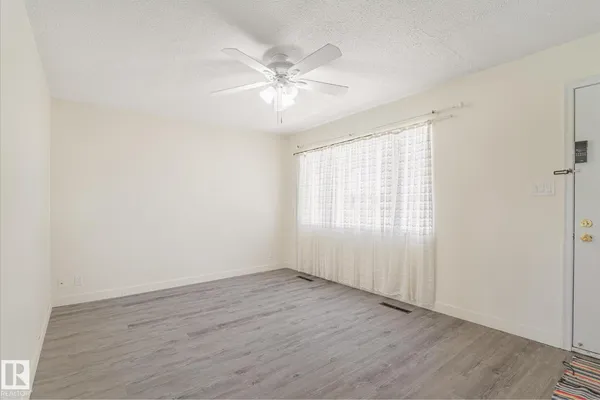 10531 128 AV NW photo 3