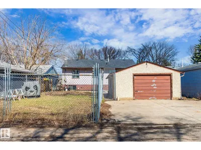 10531 128 AV NW photo 37