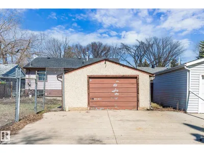 10531 128 AV NW photo 38