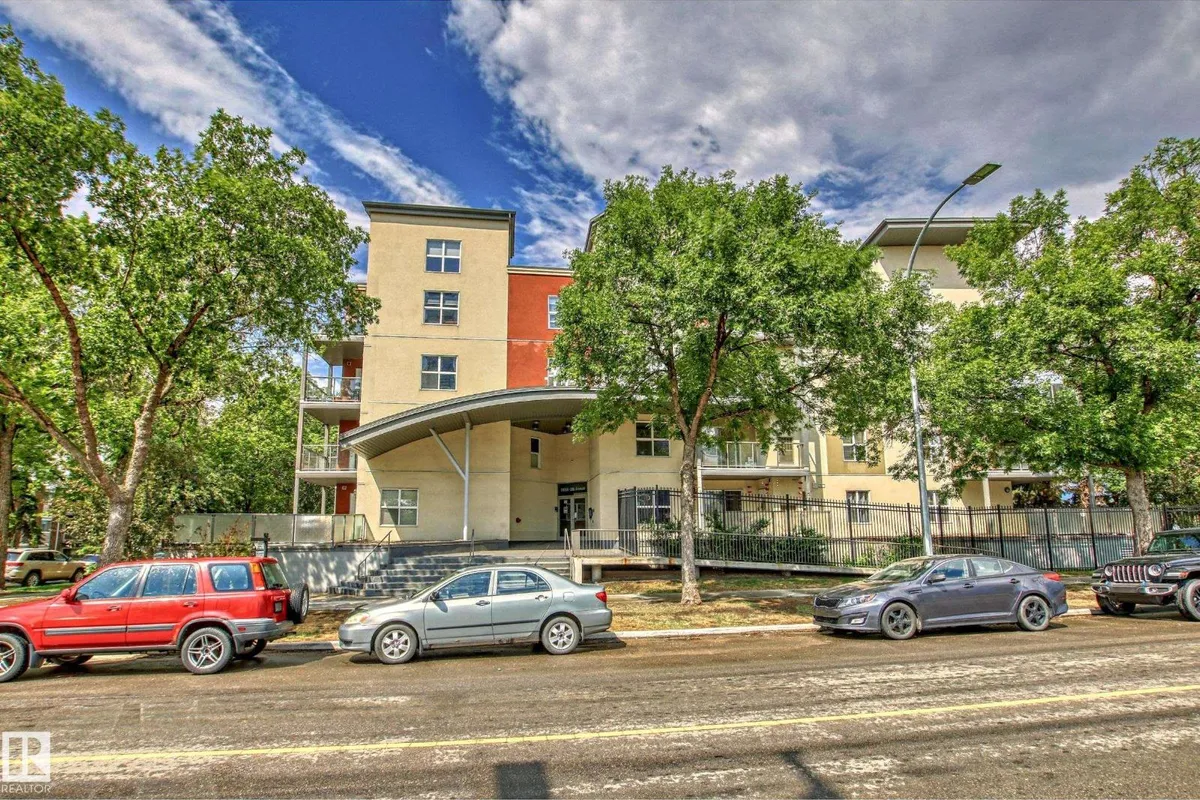 #115 10118 106 AV NW exterior