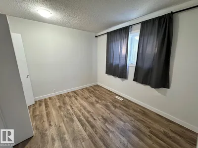18404 66 AV NW photo 12