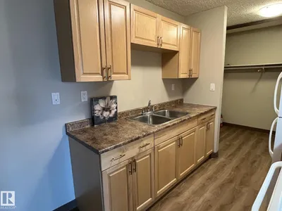#205 51 BROWN ST photo 10