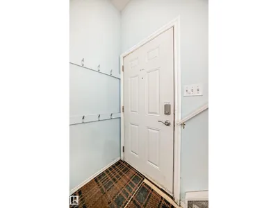 10711A 95 ST NW photo 13