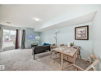 10711A 95 ST NW photo 4