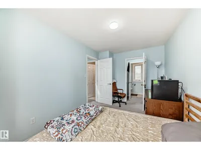 10711A 95 ST NW photo 54