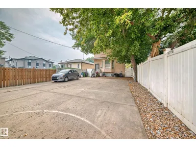 10711A 95 ST NW photo 36