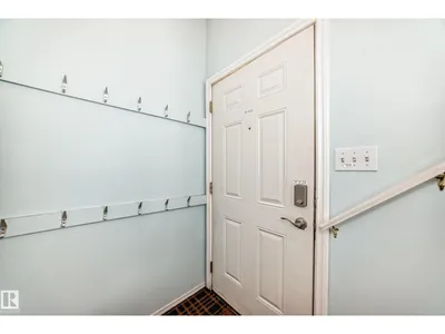 10711A 95 ST NW photo 14