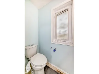 10711A 95 ST NW photo 44