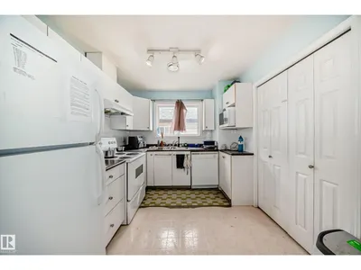 10711A 95 ST NW photo 11
