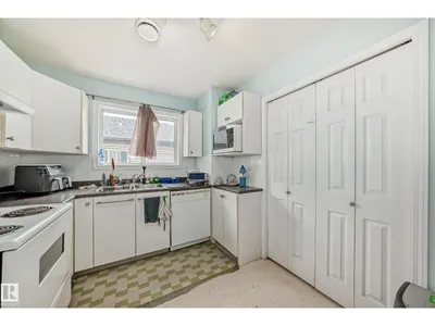 10711A 95 ST NW photo 71