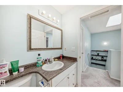 10711A 95 ST NW photo 42