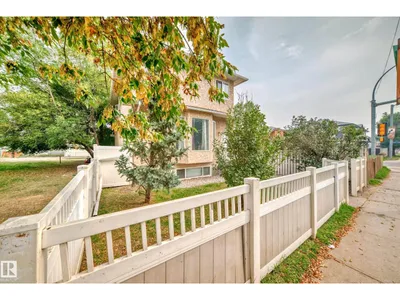 10711A 95 ST NW photo 28
