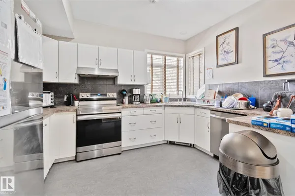 9512 154 ST NW photo 2