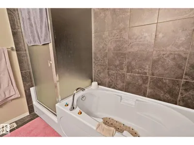 9512 154 ST NW photo 35