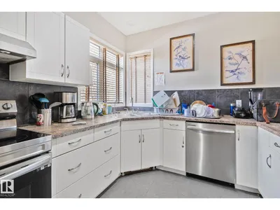 9512 154 ST NW photo 4