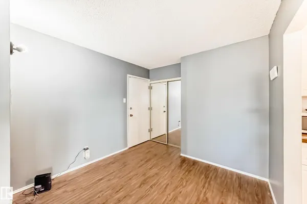#423 5125 RIVERBEND RD NW photo 3