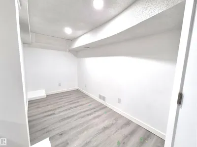 11240 94 ST NW photo 15