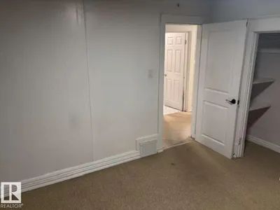 10730 92 ST NW photo 15