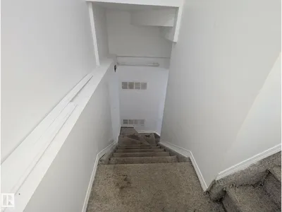 11725 83 ST NW photo 24