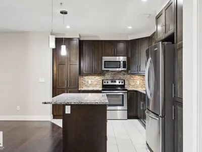 #208 1350 Windermere WY SW photo 4