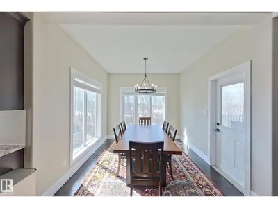 5512 64 ST photo 11