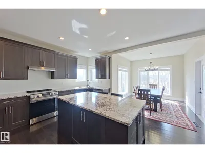 5512 64 ST photo 14