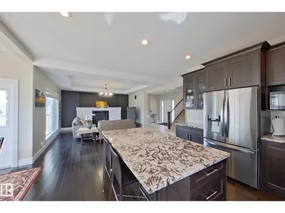 5512 64 ST photo 16