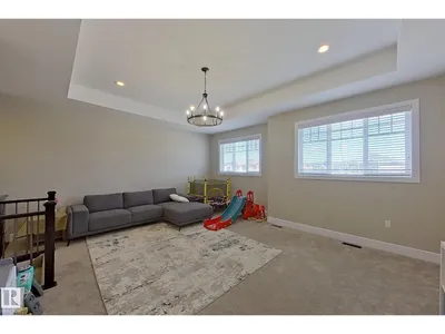 5512 64 ST photo 22