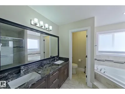 5512 64 ST photo 27