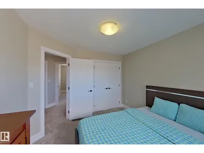 5512 64 ST photo 32