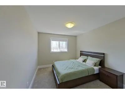 5512 64 ST photo 33