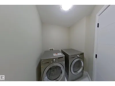 5512 64 ST photo 36