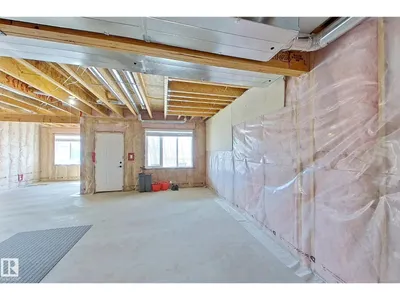 5512 64 ST photo 44