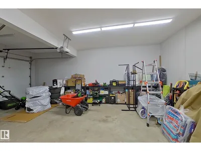 5512 64 ST photo 46