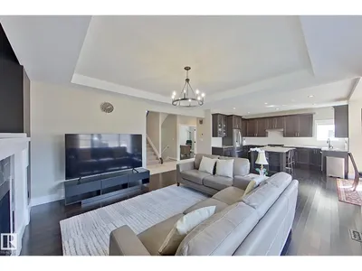5512 64 ST photo 7